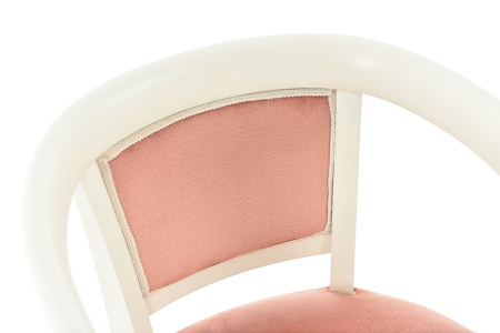  стул с подлокотниками из массива Васко с мягкой спинкой и сиденьем 